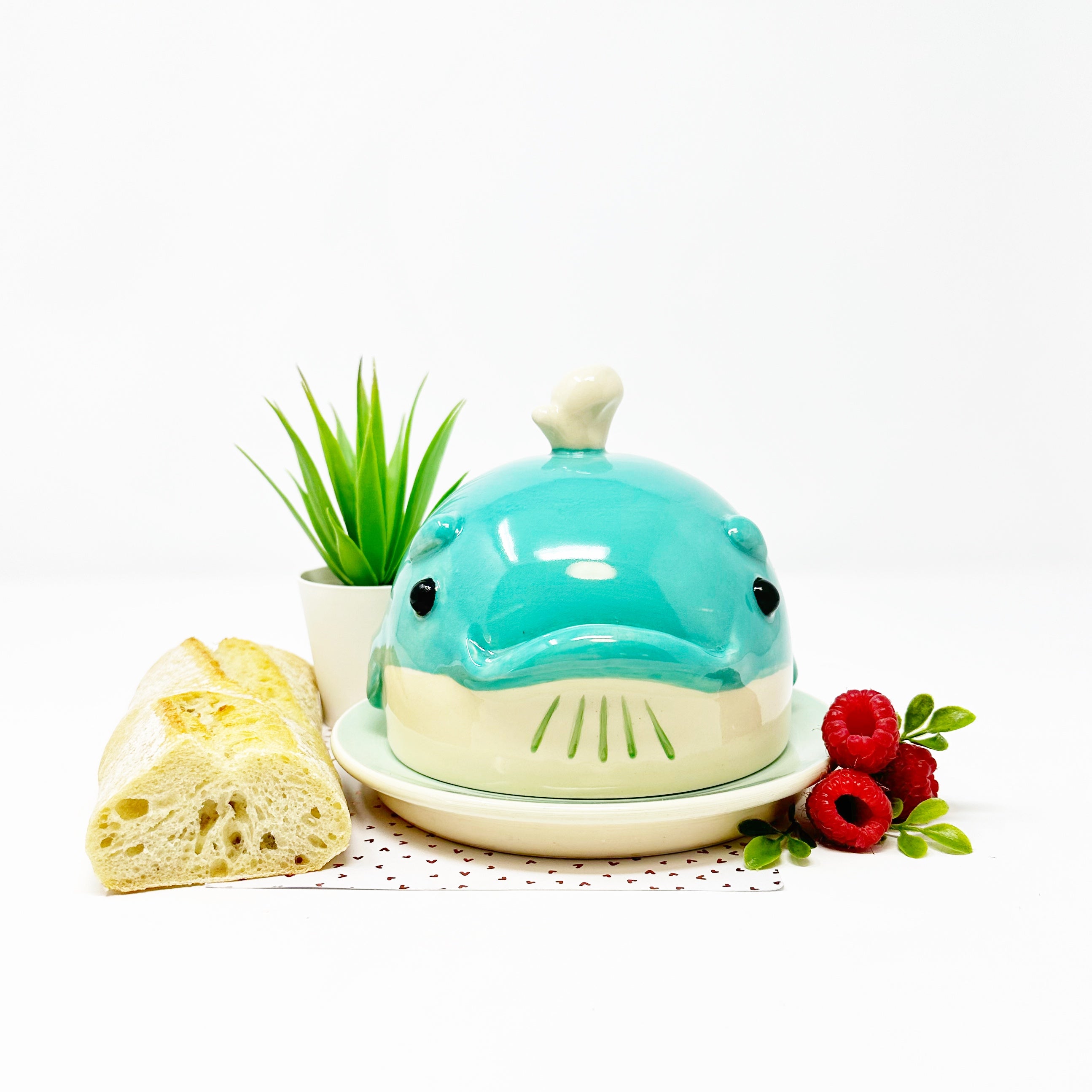 DOWAN Whale Butter Dish - Cute Ceramic Butter Keeper With Cutting Lines & Non-slip Design